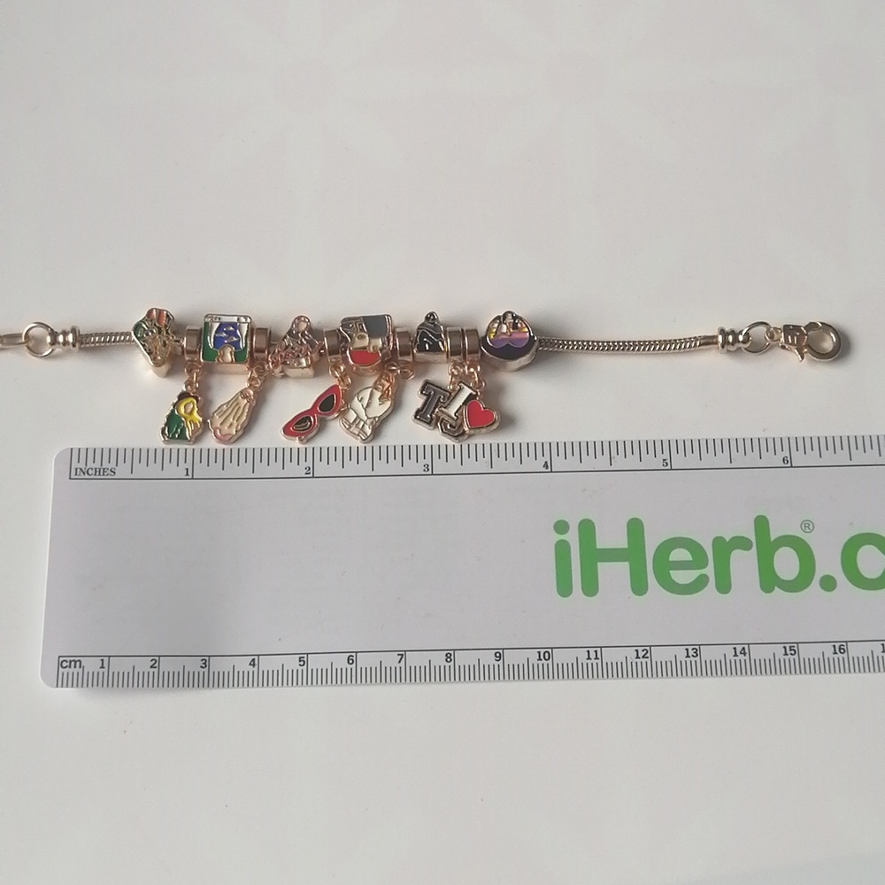 Taylor Swift Eras Tour Charm Bracelet Goldtone Multi Colour - Picture 7 of 8